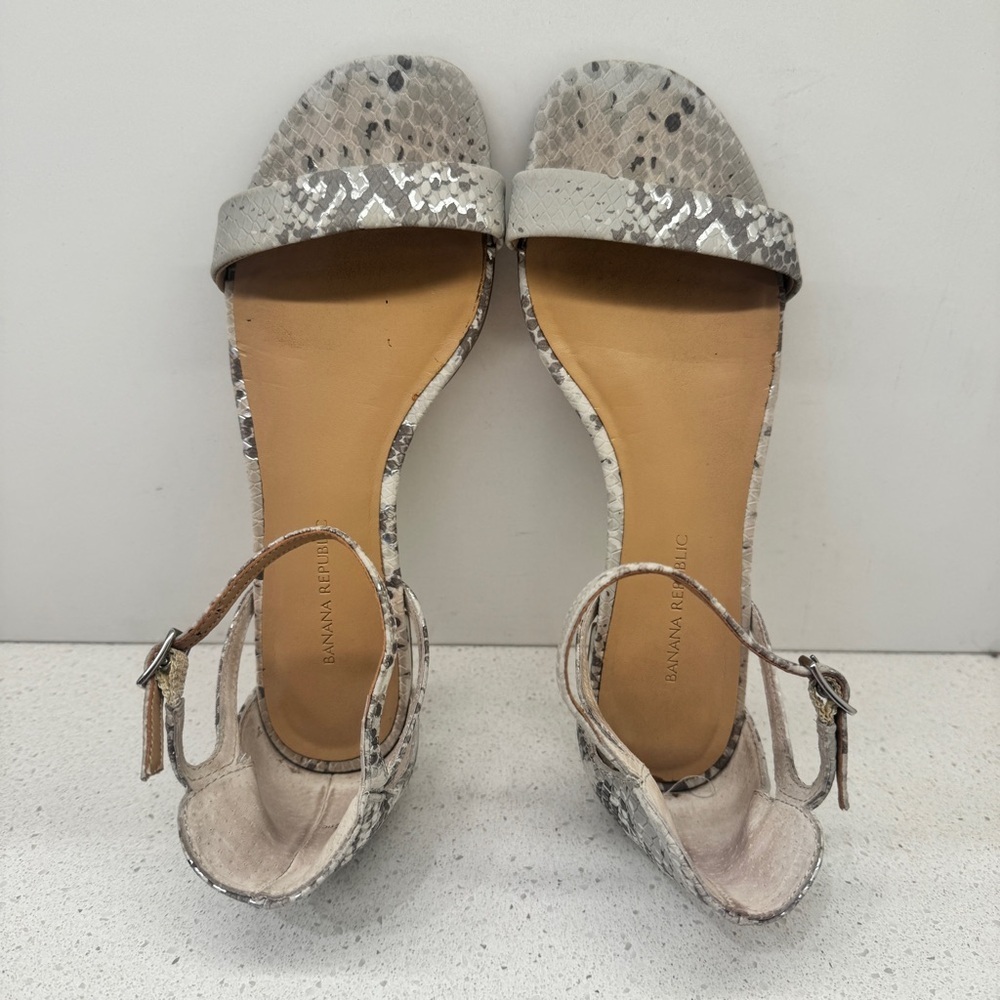 Banana Republic Sandals Snakeskin Leather Ankle Strap Flats Silver Animal Sz 6